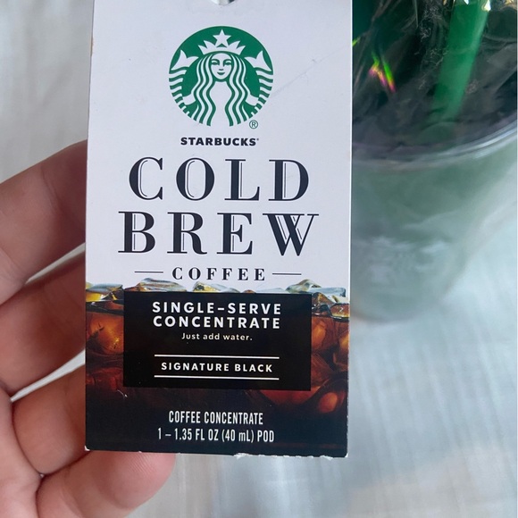 Starbucks Holiday Gift Set Green Glitter Cup Straw Cold Brew Logo - Picture 2 of 8